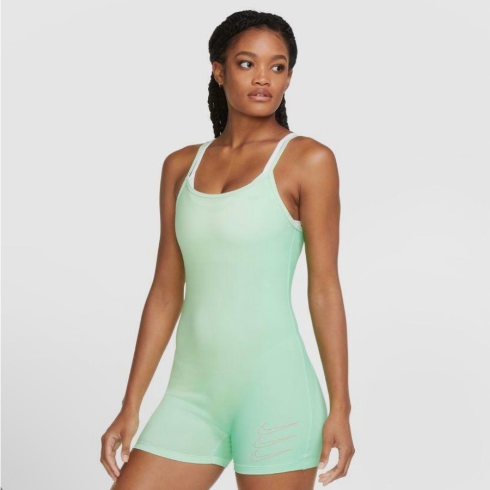 NIKE WOMEN’S SPORTSWEAR VAPOR GREEN SLEEVE LESS ROMPER SHORTS SIZE L = LARGE
